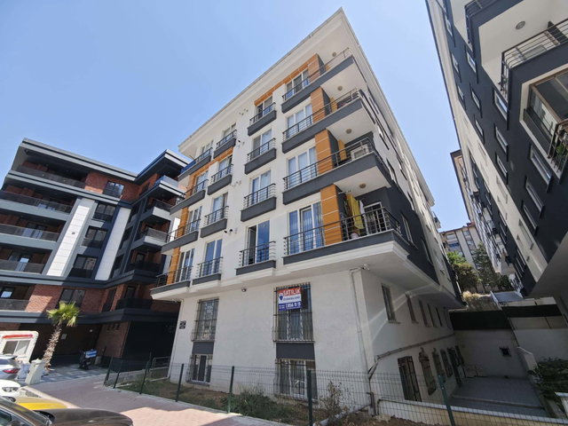 AKEVLER'DE KAPALI MUTFAK SIFIR 1+1 DAİRE
