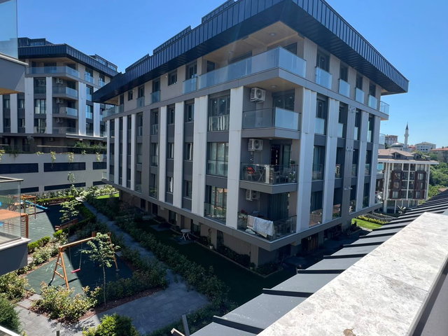 REMAX MASADAN ÇENGELKÖY BOĞAZPARKTA SATILIK ÖZEL 4+1 DAİRE