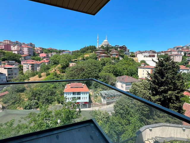 REMAX MASADAN ÇENGELKÖY BOĞAZPARKTA SATILIK 2+1 DAİRE