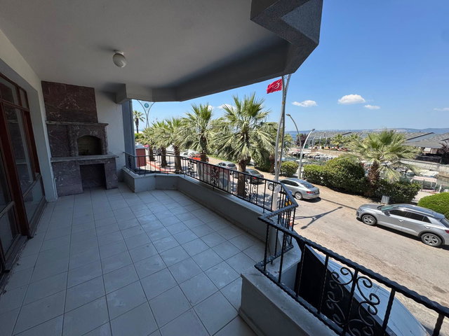 KARAMÜRSEL KAYACIK’TA 3+1 | 220 M² BRÜT | 2 CEPHELİ | YERDEN ISITMALI | KREDİYE UYGUN