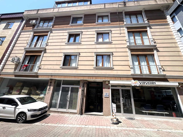 ÜMRANIYE ÇARŞI MERKEZINDE SATILIK 6+2 TERASLI DUBLEKS DAIRE