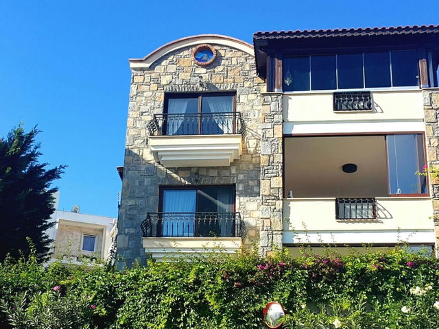 GÜNDOĞAN'DA 4+1 DENIZ MANZARALI EŞYALI BAHÇELI VILLA | GÜVENLIKLI SITE