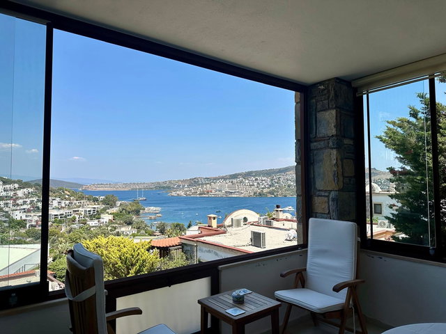 GÜNDOĞAN'DA 4+1 DENIZ MANZARALI EŞYALI BAHÇELI VILLA | GÜVENLIKLI SITE