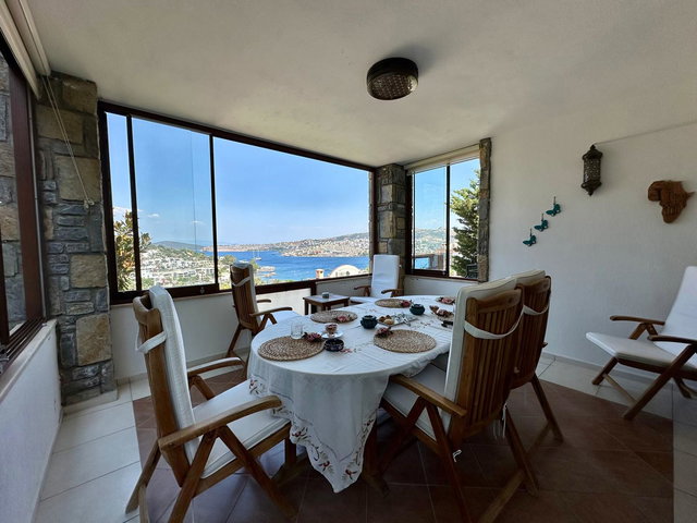 GÜNDOĞAN'DA 4+1 DENIZ MANZARALI EŞYALI BAHÇELI VILLA | GÜVENLIKLI SITE