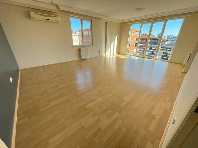 *RE/MAX*EKREM KOSTAK*MEHMET AKIF MH. GENIŞ 3+1 | OTOPARK