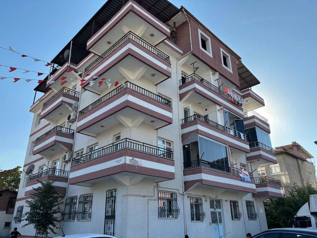 YEŞİLTEPE SEYRAN MAH. YİĞİT APT. SATILIK ARAKAT DAİRE