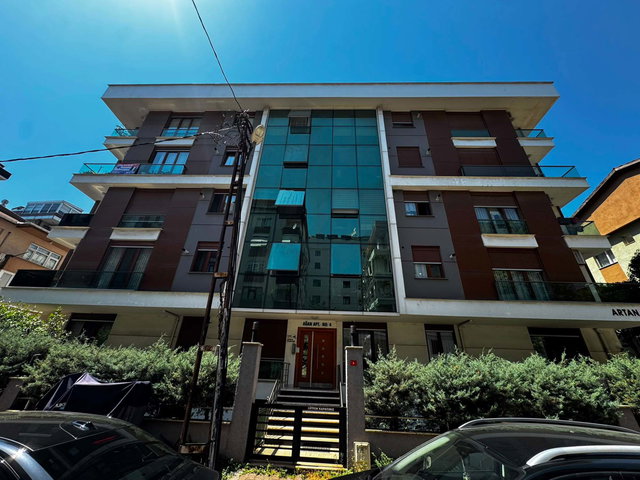 MALTEPE BAĞLARBAŞINDA ARA KAT 3+1 BALKONLU ÇİFT WC'Lİ NET 100 M2 !