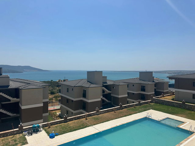 PANORAMIK DENIZ MANZARALI MÜSTAKIL BAHÇE KULLANIMLI SIFIR 1+1 DAIRE