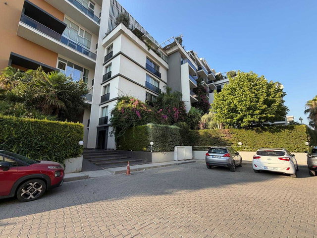BORNOVA REAL PLATIN SITESI'NDE KIRALIK 1+1 EŞYALI DAIRE