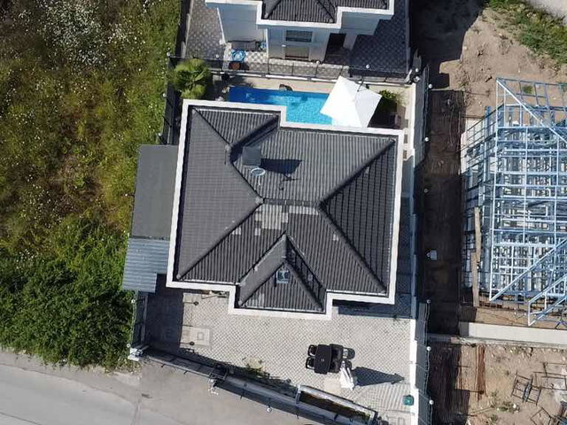 REMAX KANYON'DAN DENİZ MANZARALI,ISITMALI HAVUZLU LÜKS 4+1 VİLLA
