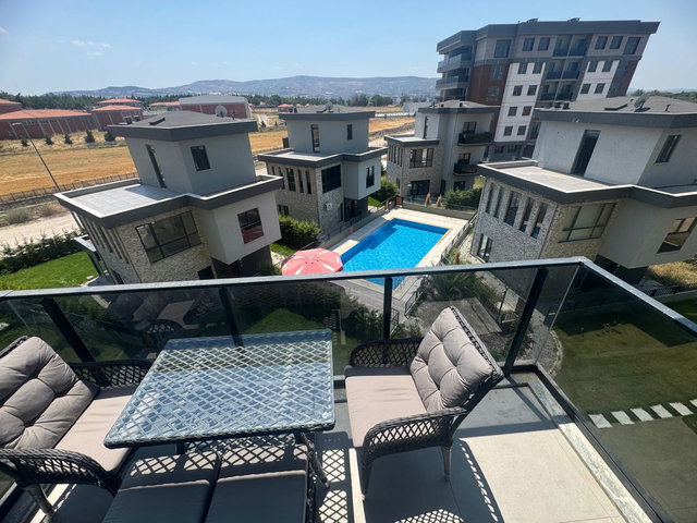 ÇANAKKALE MERKEZ KARACAÖREN'DE HAVUZLU SİTE İÇİNDE SATILIK 1+1 DAİRE