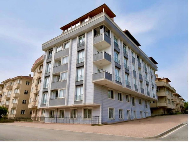 ÇEKMEKÖY MERKEZ MH KEÇİAĞILI CADDESİNDE SATILIK 2+1 DAİRE