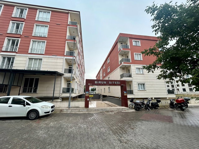 REMAX LAND'DEN BİRUN SİTESİNDE EŞYALI 1+1 SATILIK DAİRE