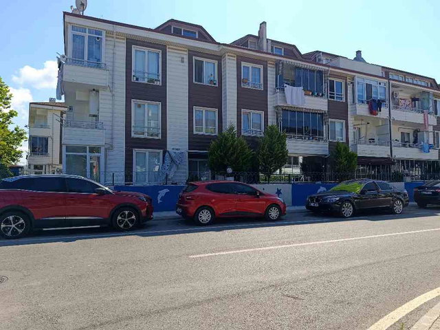 RE/MAX MAVİ'DEN HAVUZLU SİTEDE KOMBİLİ PETEKLİ EŞYALI 2+1 DAİRE