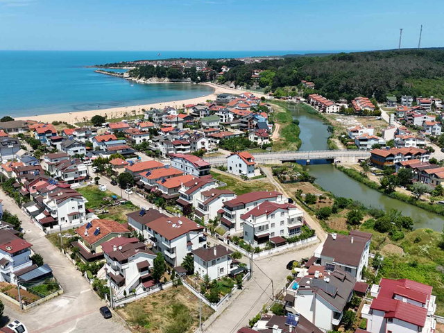 KANDIRA KURTYERİ’NDE 2021 YAPIMI 4+1 EŞYALI, BALKONLU 160 M² DAİRE | KREDİYE UYGUN
