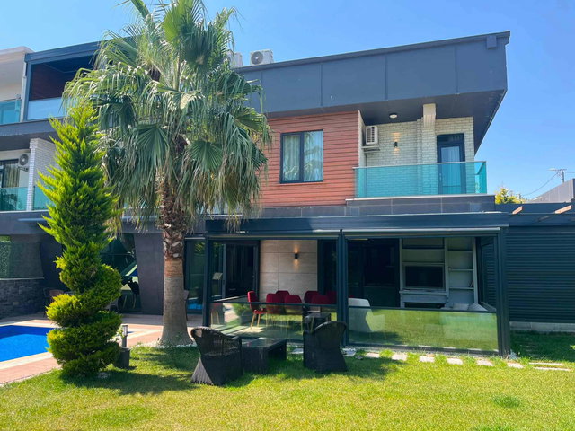 GÜRPINAR DEREAĞZI MAVERA VILLALARINDA 6+2 VILLA