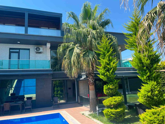 GÜRPINAR DEREAĞZI MAVERA VILLALARINDA 6+2 VILLA