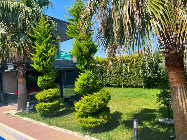GÜRPINAR DEREAĞZI MAVERA VILLALARINDA 6+2 VILLA