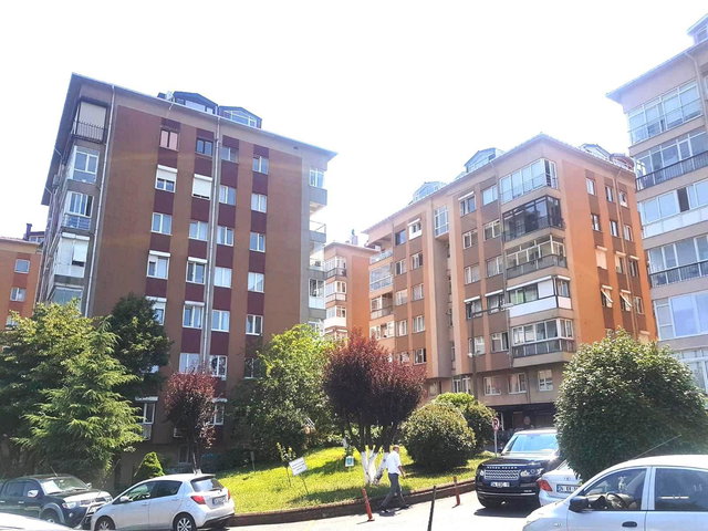 ULUS GÜZEL KONUTLAR SITESI'NDE 3+1 BALKONLU KIRALIK DAIRE