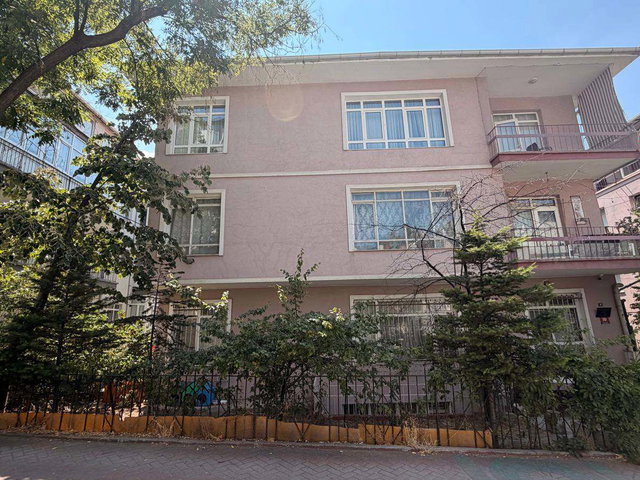 BAŞÇAVUŞ SOKAK 3+1 FUUL YAPILI GİRİŞ KAT DAİRE