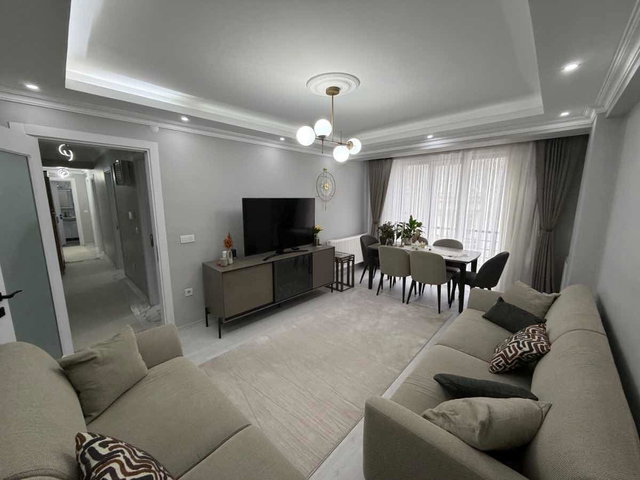REMAX KAYA ANIL POLAT METROBÜSE YAKIN 2+1 KIRALIK DAIRE ESENYURT TURGUT ÖZAL