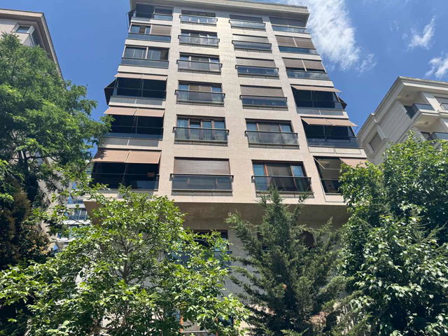 CADDEBOSTAN KİRALIK 3+1 DAİRE