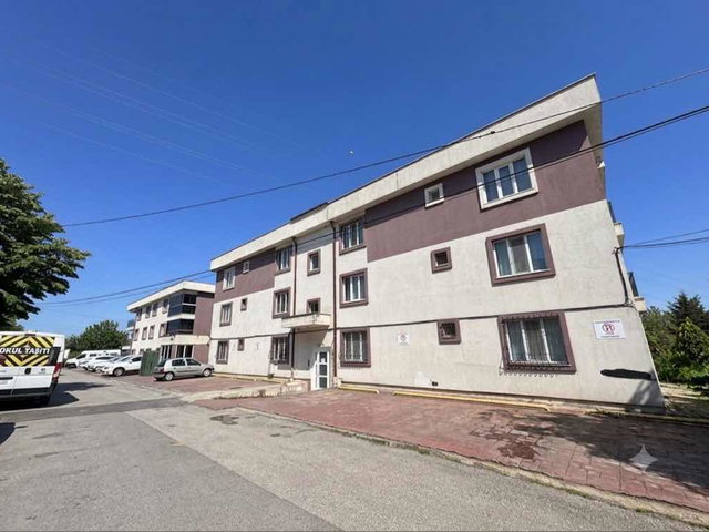 REMAX EFFECT ' TEN SİTE İÇİ KARADENİZLİLER MH. 2+1 KİRALIK DAİRE