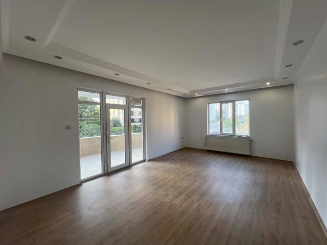 REMAX GÖKÇEM'DEN ANA CADDE ÜZERİNDE PRESTİJLİ VE FERAH 4+1 DAİRE