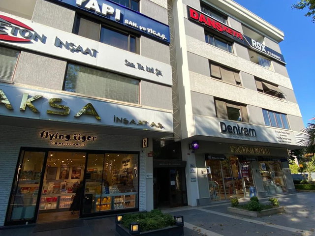 BAĞDAT CADDESİ ÜZERİNDE 250 M² NET SATILIK DAİRE