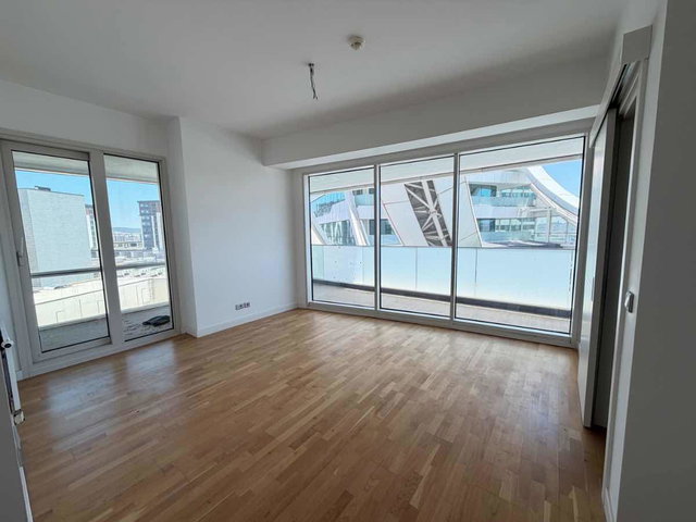 RE/MAX GÖKÇEM MEHMET AGHÖBÜR DEN İCONOVA`DA SATILIK 4+1 DAİRE
