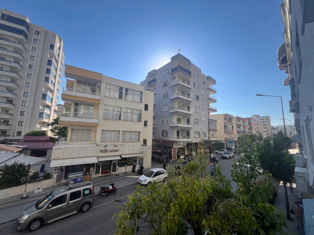 ERDEMLİ MERKEZ’DE 3+1 | 160 M² BRÜT | ÇİFT CEPHELİ, BALKONLU, KREDİYE UYGUN DAİRE