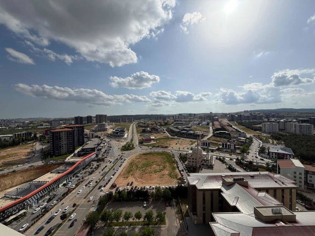 RE/MAX GÖKÇEM MEHMET AGHÖBÜR DEN İCONOVA`DA SATILIK 3+1 DAİRE