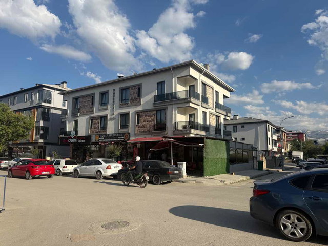 REMAX DEM'DEN MERKEZİ KONUMDA EŞYALI KİRALIK 1+1 DAİRE