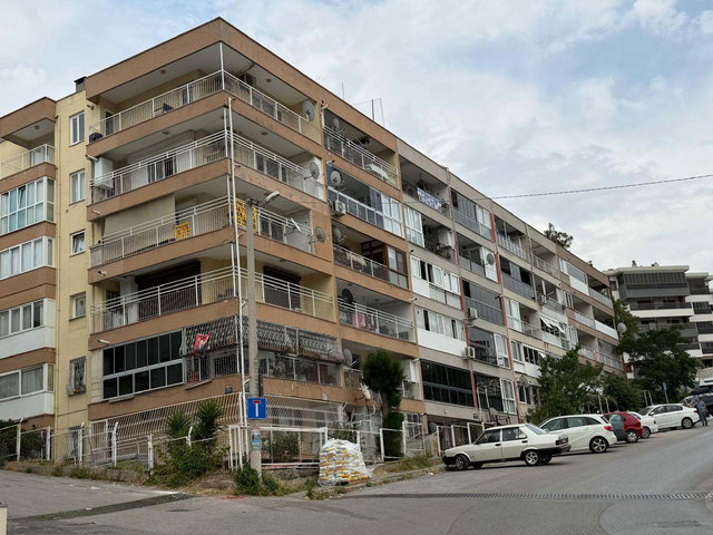 REMAX SMYRNA'DAN TAHSİN YAZICIDA DENİZ MANZARALI SATILIK DAİRE