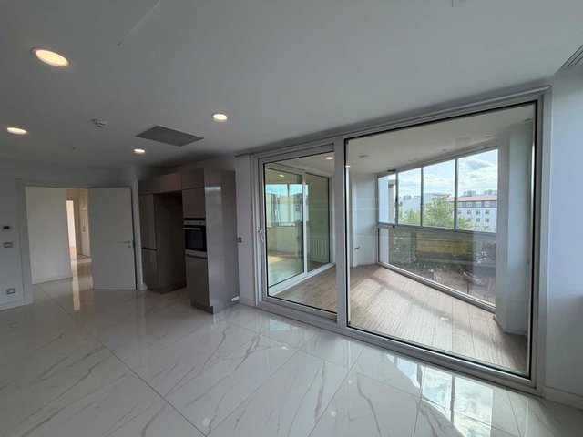 RE/MAX GÖKÇEM MEHMET AGHÖBÜR DEN İCONOVA`DA SATILIK 3+1 DAİRE
