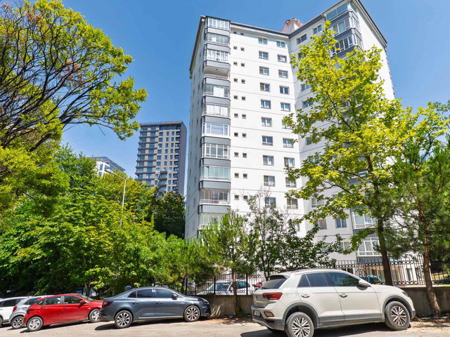 ANKARA İŞÇİ BLOKLARI’NDA FERAH, MANZARALI 4+1 SATILIK DAİRE