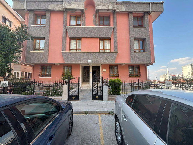 DİKMENDE SATILIK 3+1 DAİRE 150M2 NET,ÇİFT ÇEPHELİ