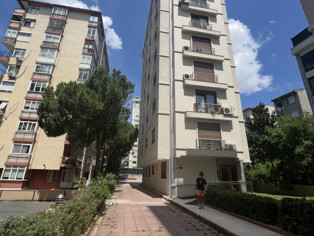 ETHEMEFENDİ CADDESİ NE 2. BİNA KATTA TEK 3+1 | 2 BANYO