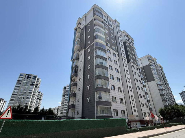 İLKADIM DURUŞEHİRDE 11. KAT 4+1 | 200 M² NET, SİTE İÇERİSİNDE SATILIK DAİRE