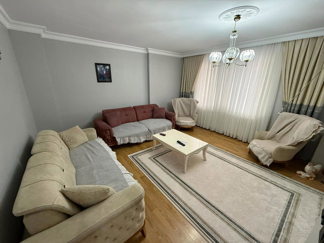 ÇAYIROVA MAH’DE 4+1 | 150 M² NET | ÇİFT WC | BALKONLU | KREDİYE UYGUN GİRİŞ KAT DAİRE