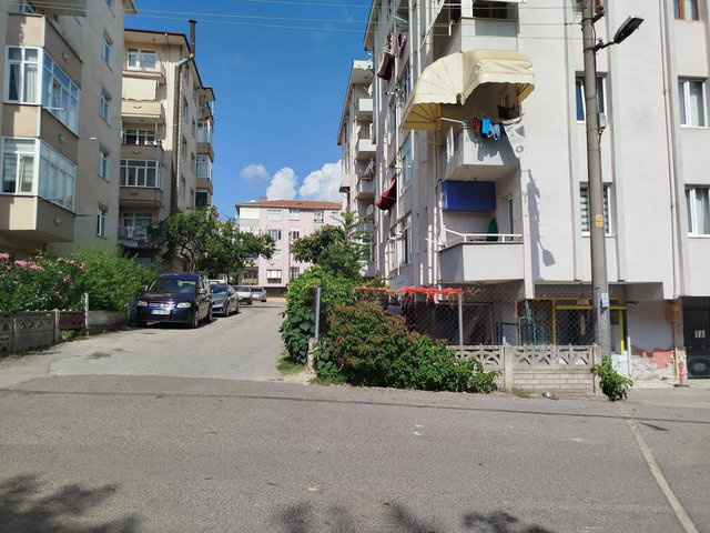 REMAX NATURAL'DAN DEĞIRMENDERE BURCUKENT SITESINDE KIRALIK 3+1