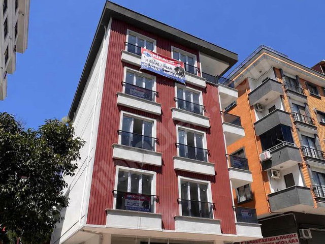 MERKEZİ KONUM METRO YÜRÜME MESAFESİ 1+1 KİRALIK DAİRE
