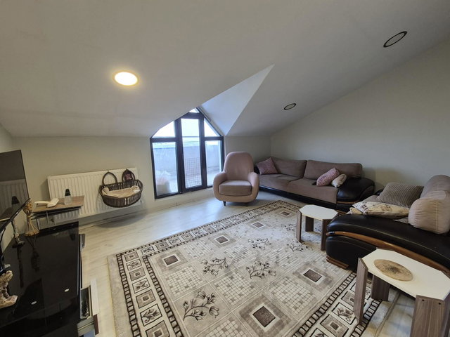 REMAX ARTIS'TEN KOMBINA'DA EŞYALI KIRALIK 4+1 DAIRE