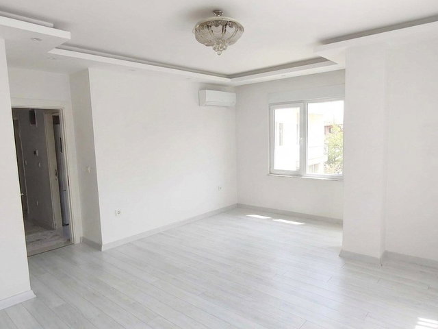 MALTEPE BAĞLARBAŞI ŞEHİT MÜCAHİT SOKAKTA 2+1 SATILIK DAİRE
