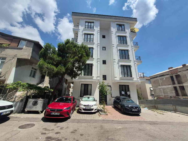 KARTAL TOPSELVİ KIRAÇ SOKAKTA SATILIK SIFIR 2+1 DAİRE