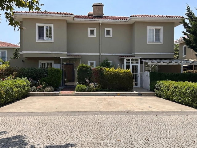 ELYSIUMLIFE SAMANDIRA'DA ÖZEL BAHÇELI,OTOPARKLI 3+1 DUBLEX VILLA