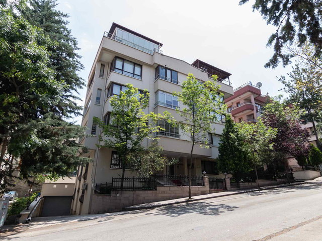 ÇANKAYA HİLAL MAH.’DE 4+1 | 130 M² NET | 3 CEPHELİ, BALKONLU, KAT MÜLKİYETLİ