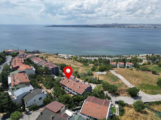 RE/MAX'TEN PANORAMİK DENİZ MANZARALI GENİŞ BAHÇELİ 4+2 VİLLA