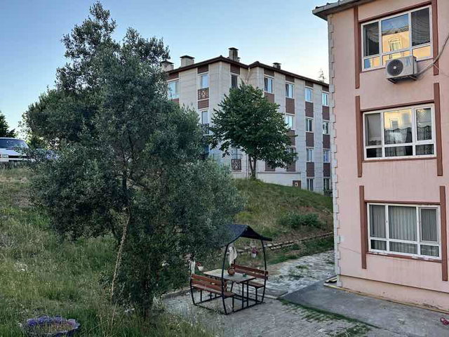 BAŞİSKELE’DE SERDAR KALICI KONUTLARINDA SİTE İÇİNDE 3+1 BAHÇE KATI | 150 M² BRÜT | KREDİYE UYGUN