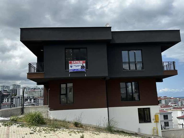 REMAX BARLAS GÜRLER'DEN YENİMAHALLEDE SATILIK SIFIR 1+1 DAİRE